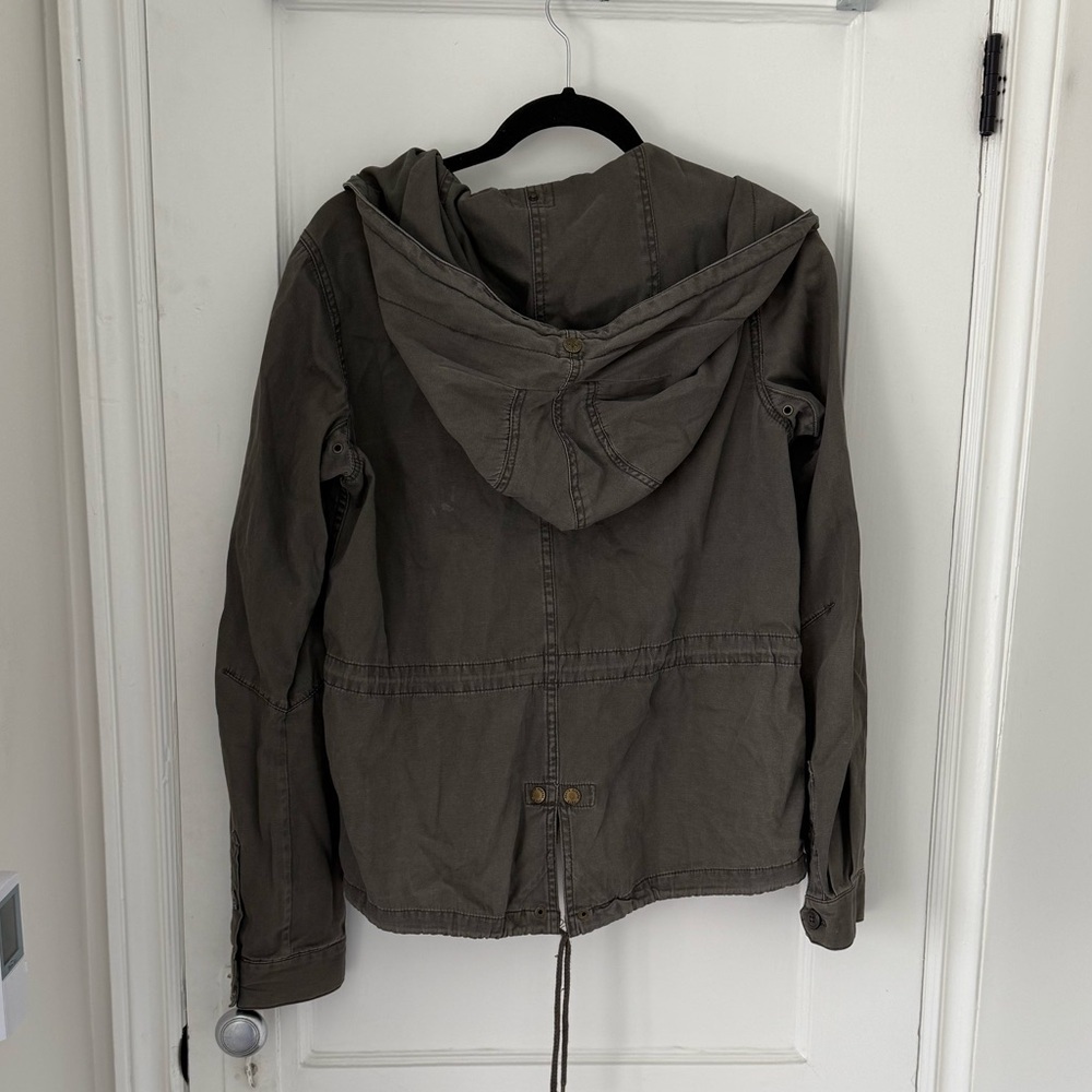 Roots Women's Utility Jacket in Army Green - Picture 3 of 3